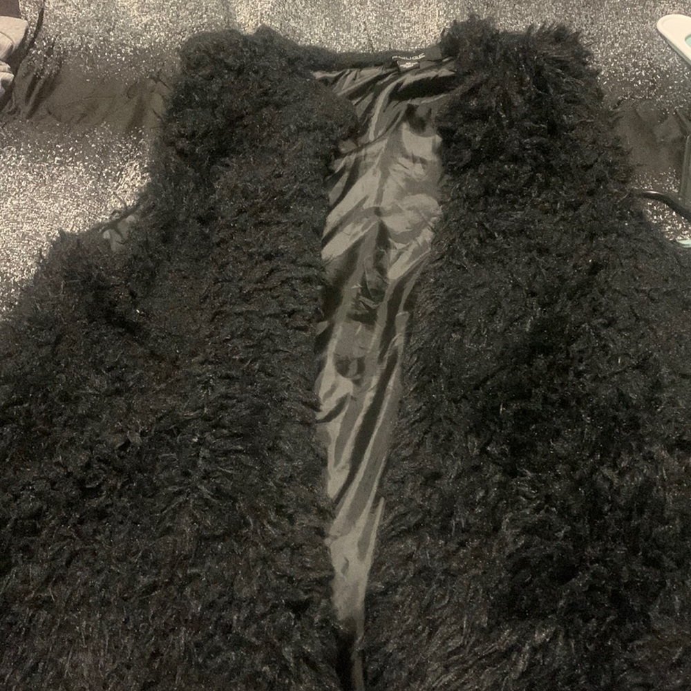 Black faux fur vest worn a few times great condition